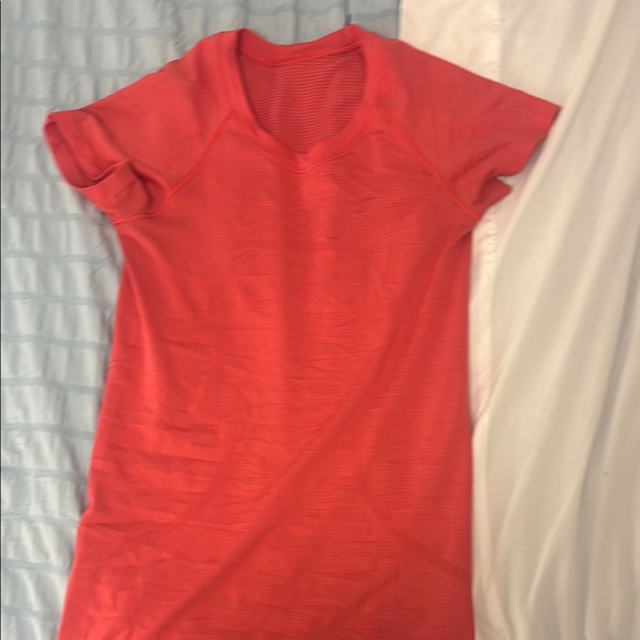 Swiftly tech short sleeve 2.0 *hip length size 4 lipgloss color - Picture 1 of 1